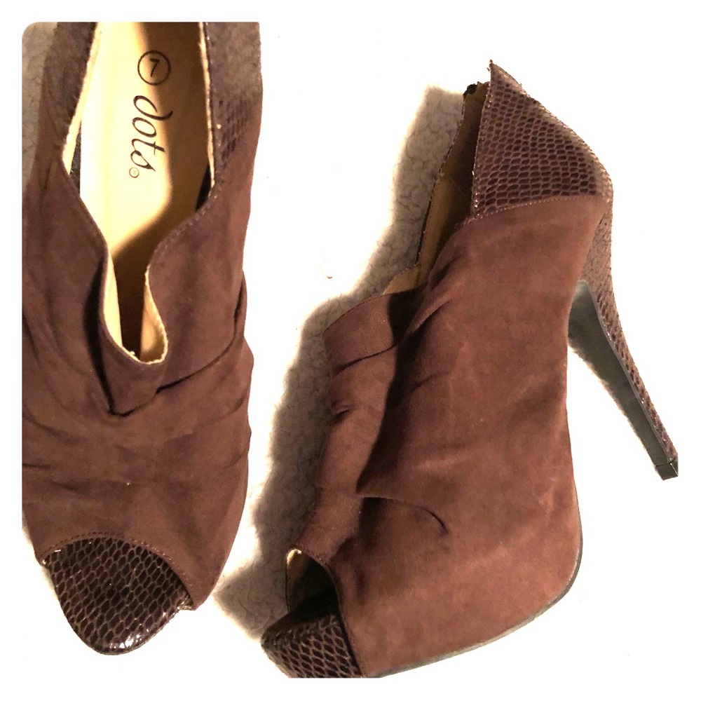 Brown booty heels snake skin print size 7